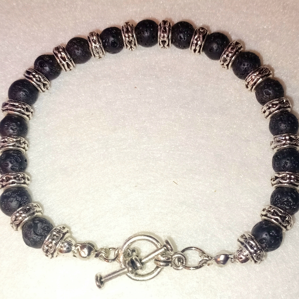 Elegant Black and Silver Beaded Bracelet